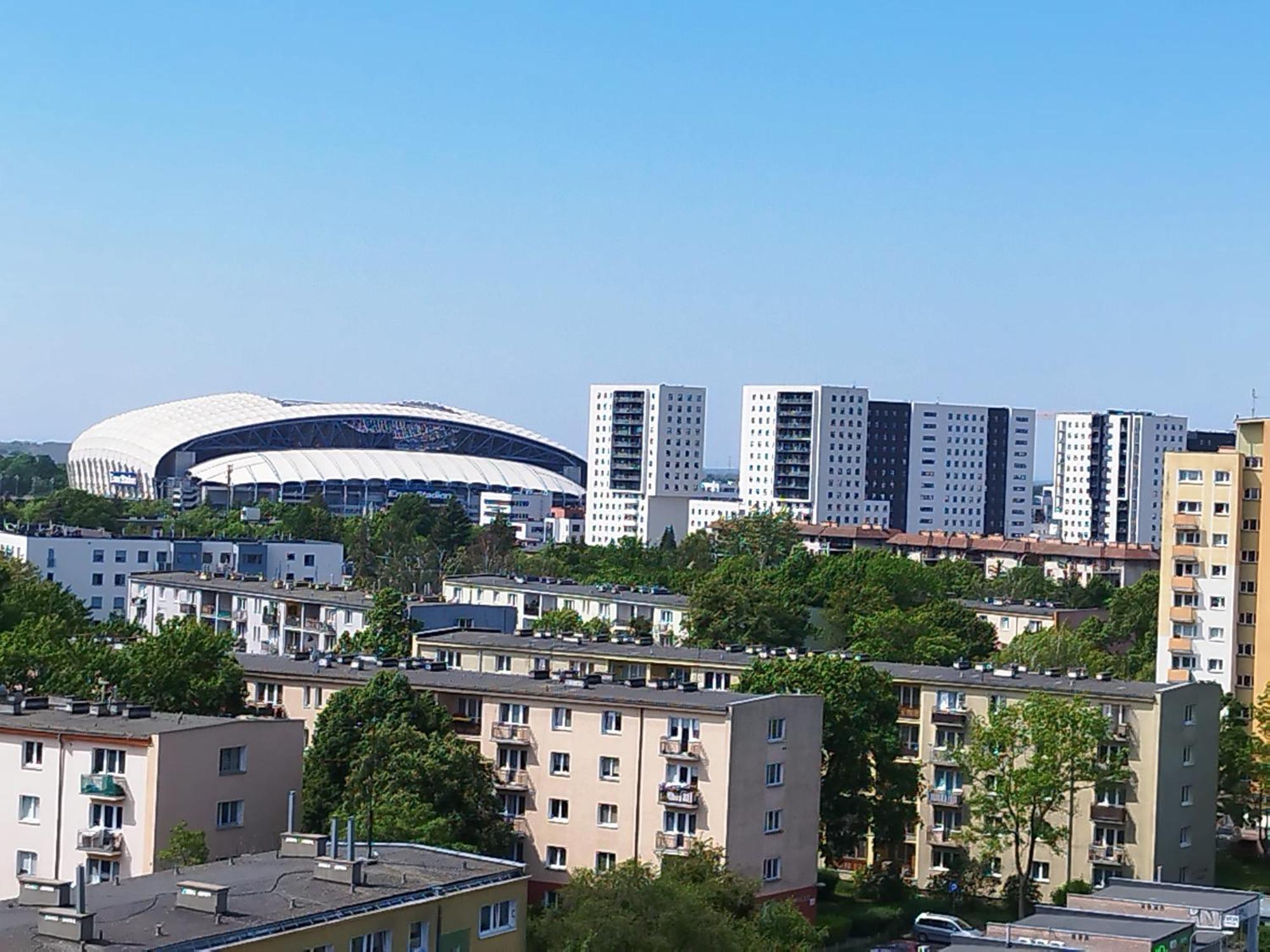 Lotnisko Parking Samodzielne Zameldowanie Blisko Stadion Targi Szpitale I Uczelnie