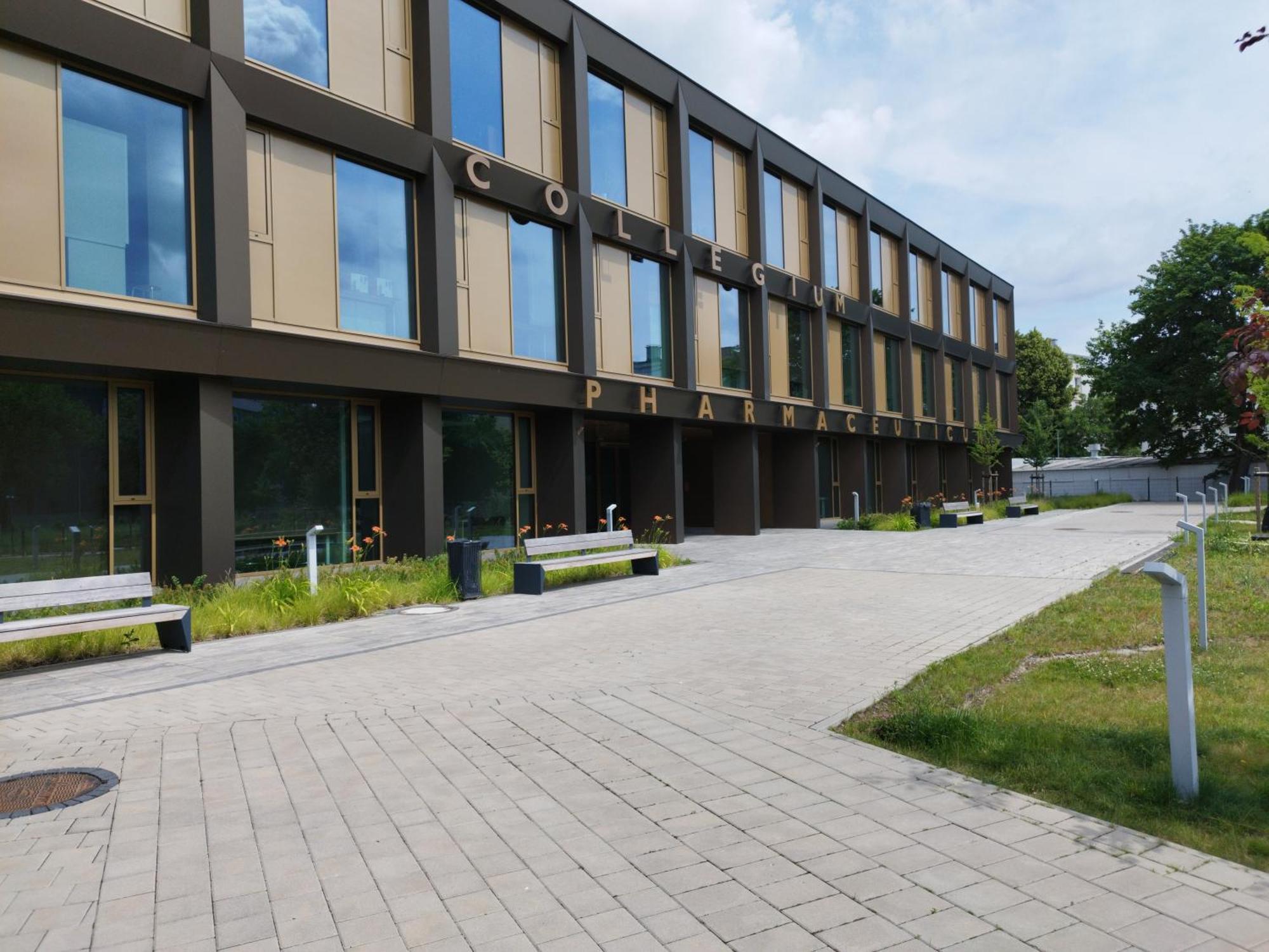 24h Self Check-in Marcelinska Parking Lotnisko Blisko Targi Szpitale I Uczelnie