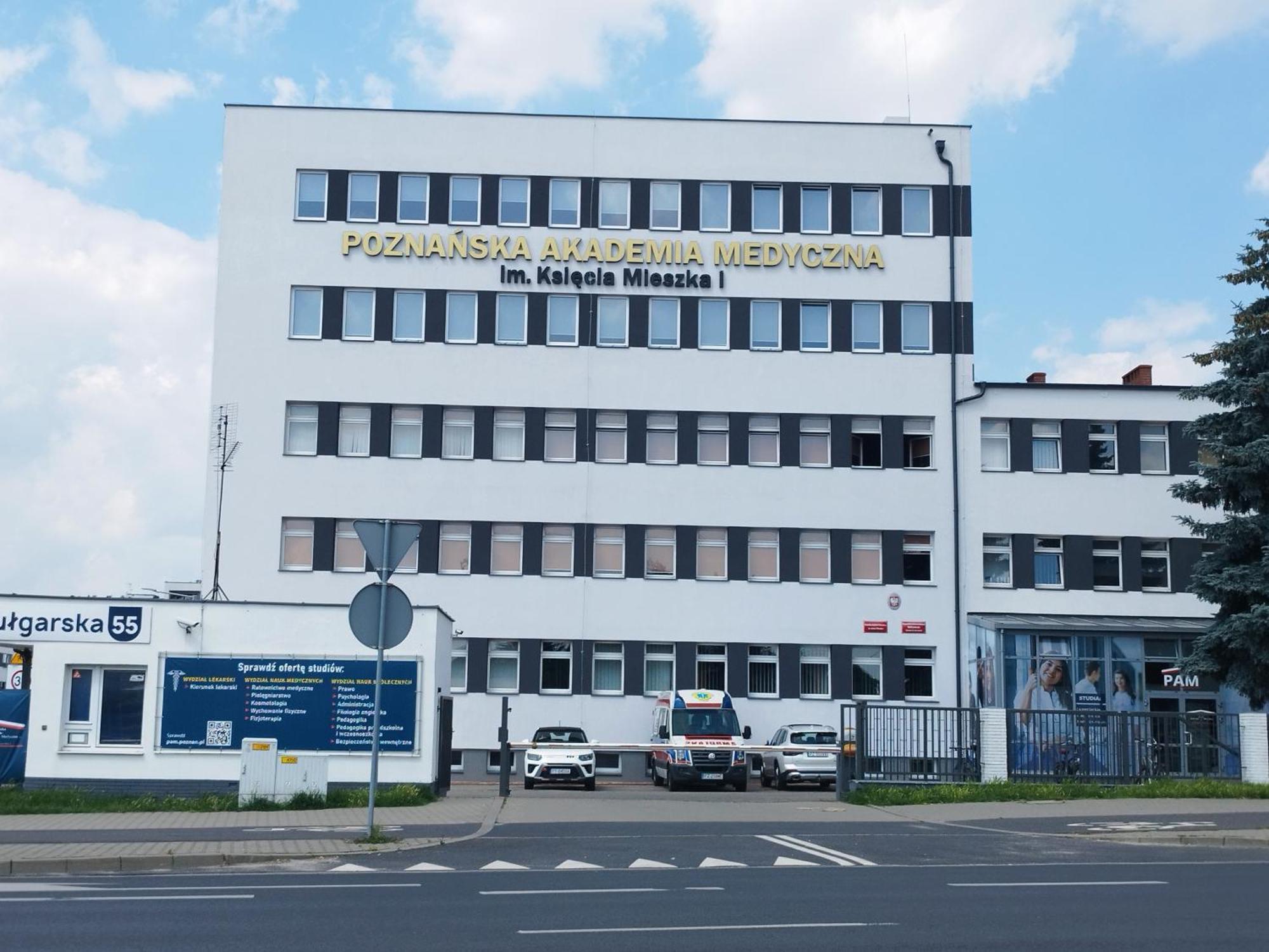 24h Self Check-in Marcelinska Parking Lotnisko Blisko Targi Szpitale I Uczelnie Poznan